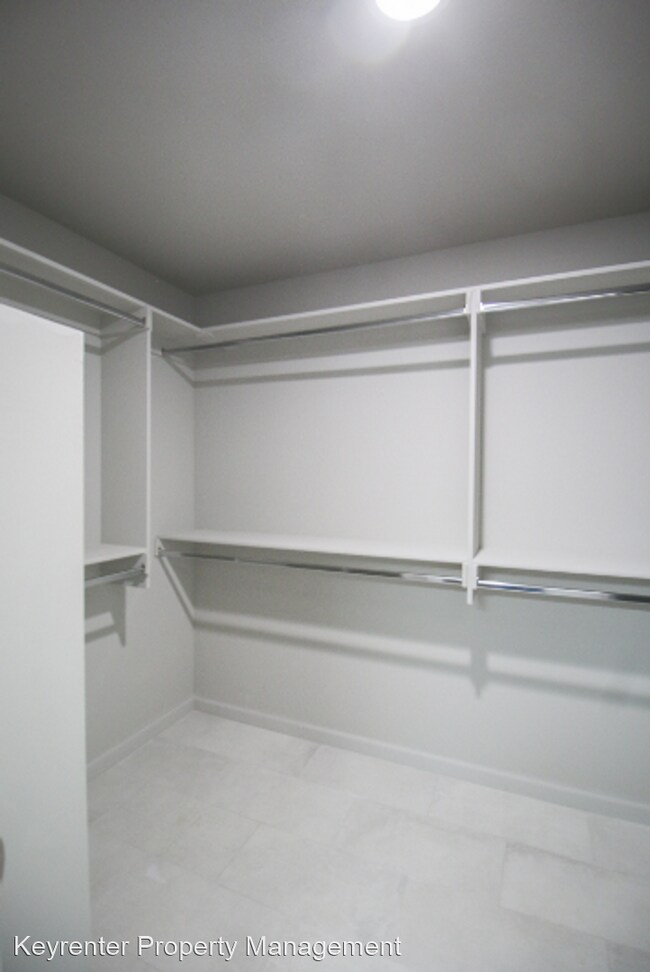 Building Photo - 3 br, 2.5 bath House - 7902 S 33rd W Ave U...