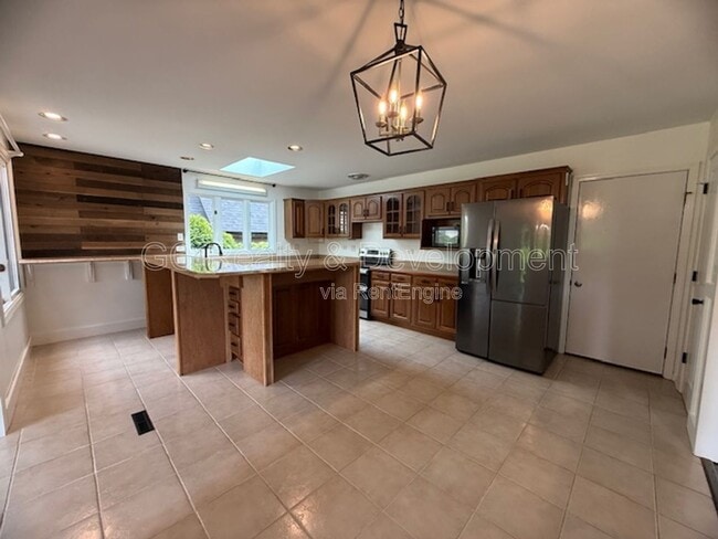 Foto del edificio - 530 S Prairie St