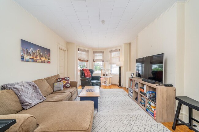Building Photo - 508 Hudson Ave