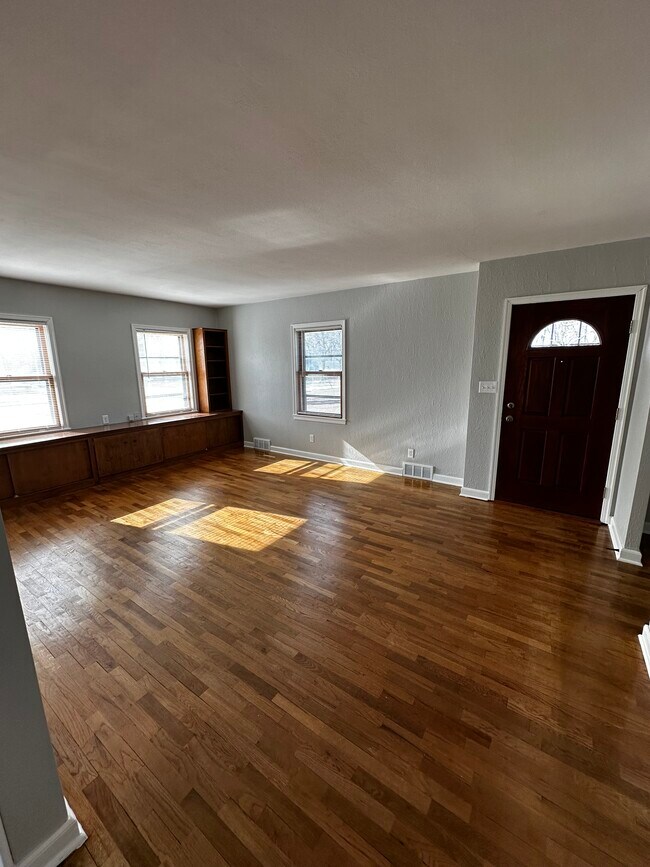 Living room - 2119 14th St S