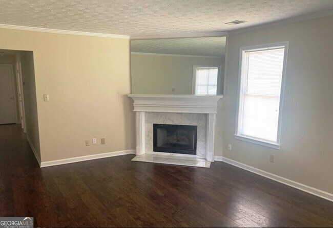 Foto del edificio - 788 Riverview Ln