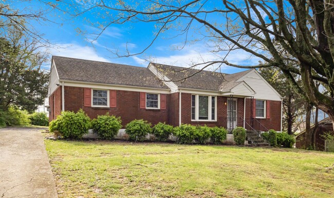 Building Photo - 1748 Gateway Ln