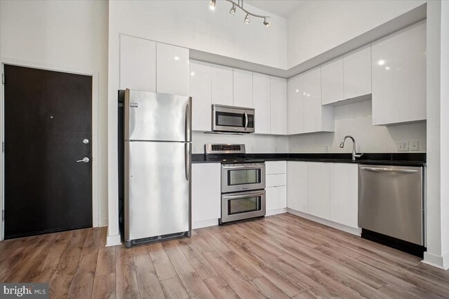 Building Photo - 460 New York Ave NW