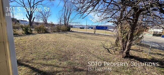 Building Photo - 301 S Sprigg St