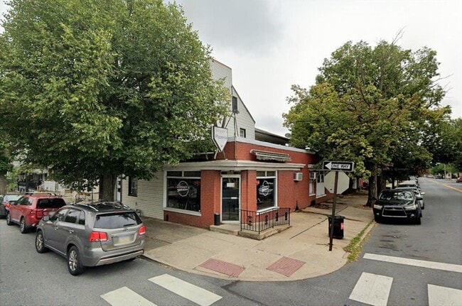 Building Photo - 703 N Queen St