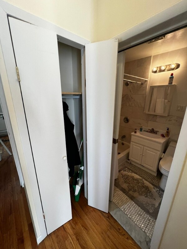 Building Photo - 78 E 1st St