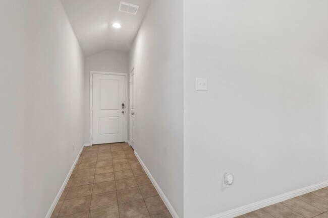 Foto del edificio - Beautiful 3/2 in Great Argyle/Denton Location