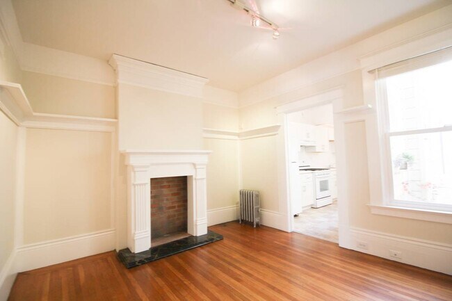 Building Photo - 355 Grove St