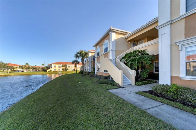 Building Photo - 2/2 with beautiful water view available no...