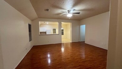 Building Photo - 5434 Cinnamon Lake Dr