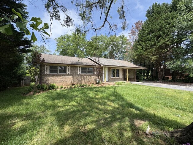 Foto del edificio - 4077 Brookfield Dr