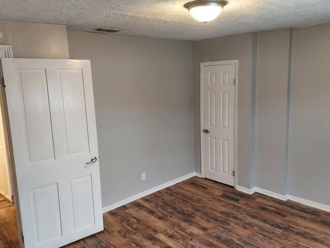 Building Photo - 607 Winthrop St