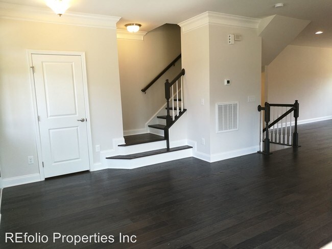 Building Photo - 3 br, 3.5 bath House - 2053 Old Chapman Drive