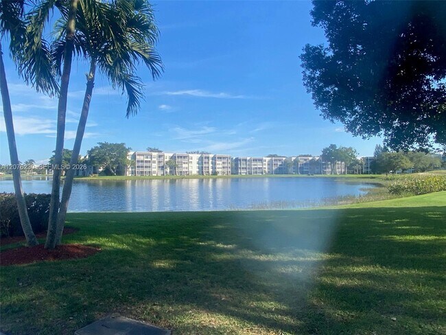 Foto del edificio - 9420 Poinciana Pl