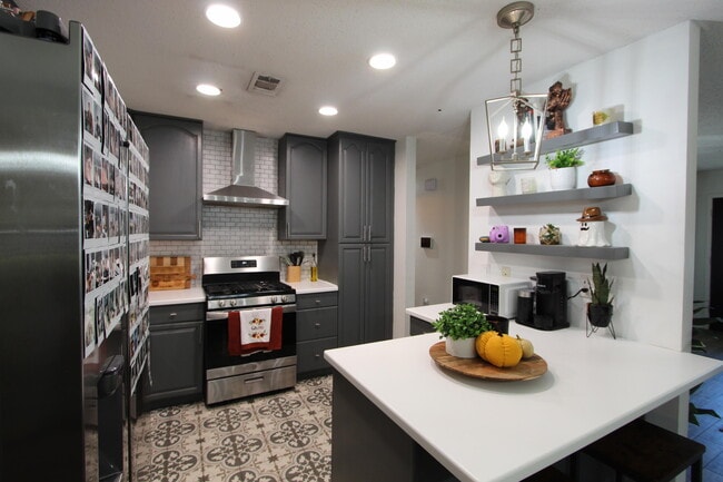 Foto del edificio - 41 Moriarty St NW