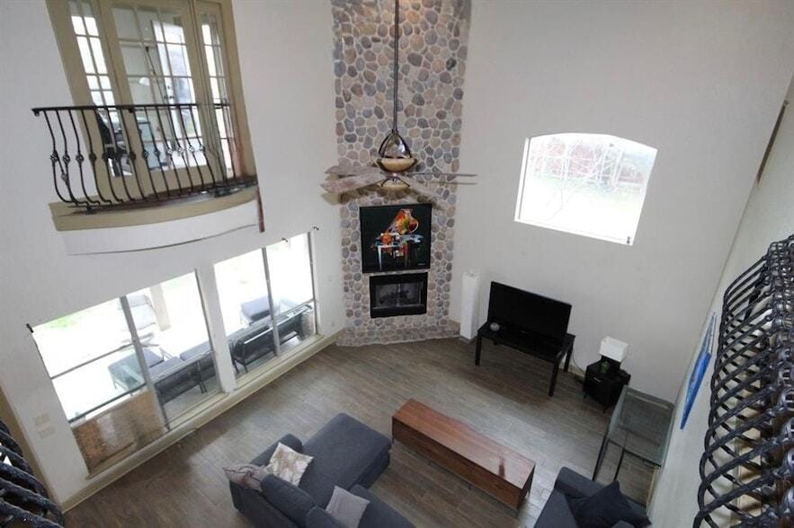 Photo - 5235 Willis Avenue Unit
