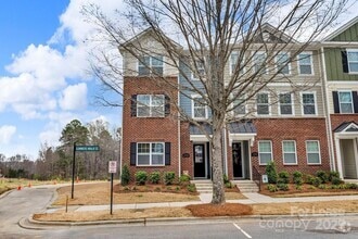 Building Photo - 16764 Summers Walk Blvd