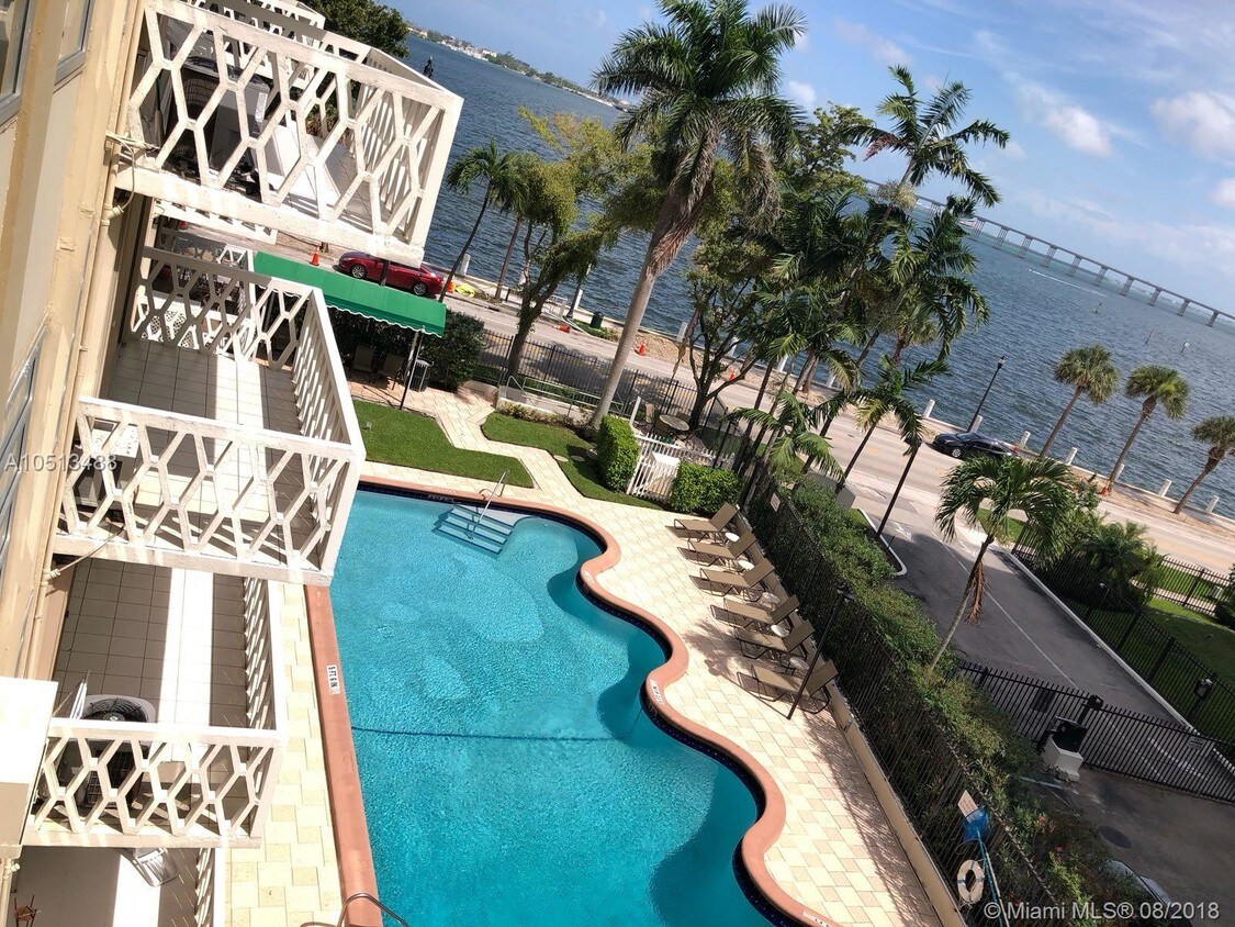Foto principal - 1430 Brickell Bay Dr