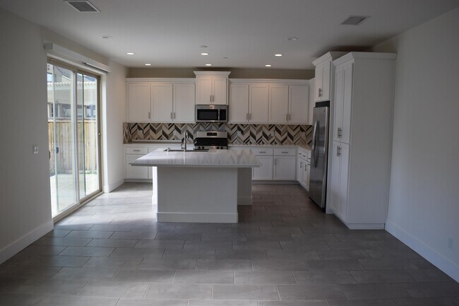 Building Photo - 4370 Redrock Dr