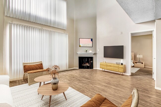 Building Photo - Tremont Apartments