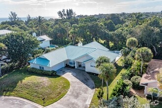 Building Photo - 2225 Silver Sands Ct