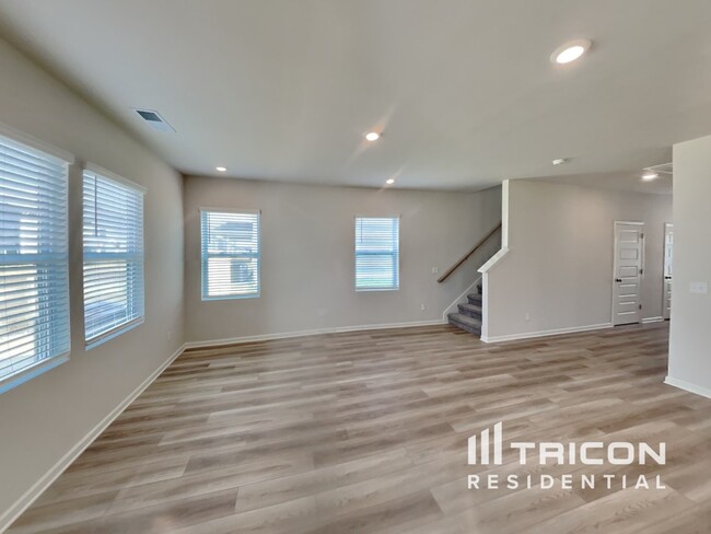 Foto del edificio - 1042 Baltusrol Ln