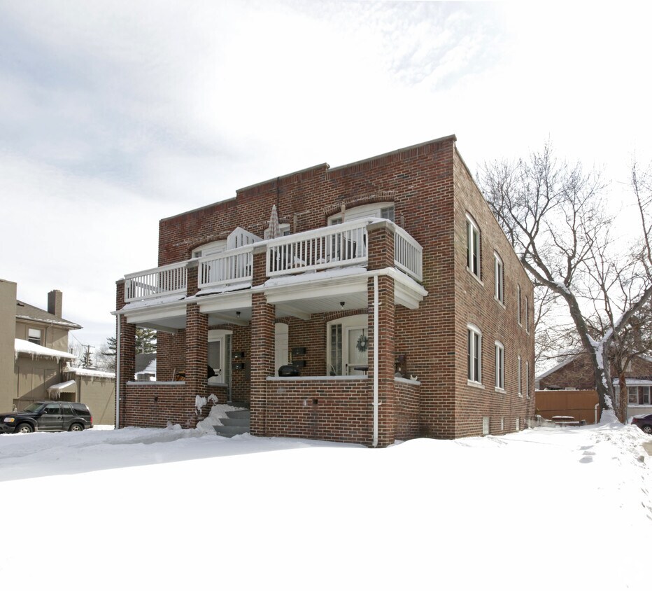 526528 E Eleven Mile Rd, Royal Oak, MI 48067 Apartments in Royal Oak, MI