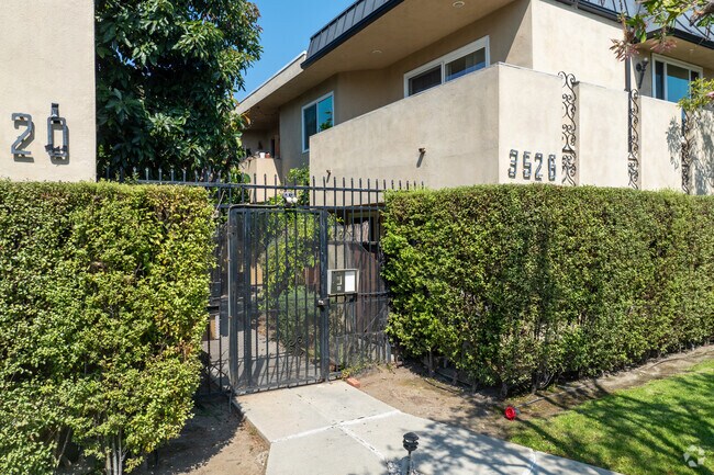 3526 Avenida Keystone - 3526 Keystone Ave