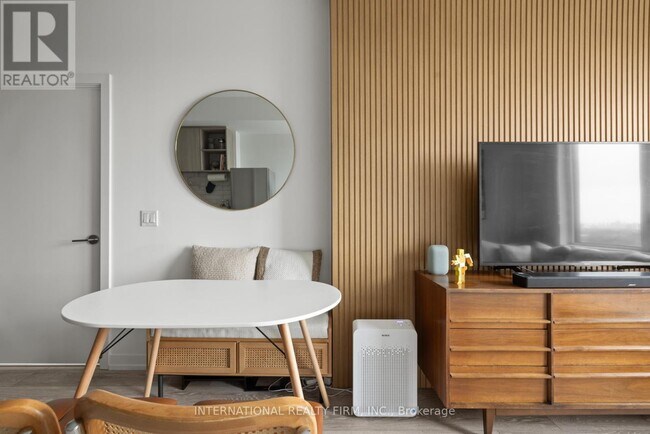 Building Photo - 2020 Bathurst St