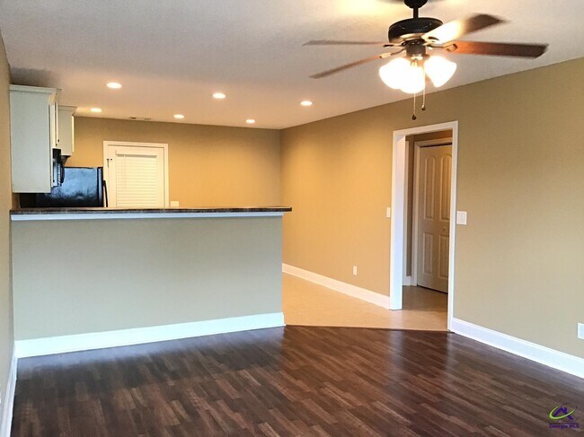 Foto del edificio - 108 Pershing Pl Ct