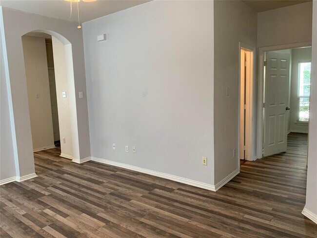 Building Photo - 9860 Birch Dr