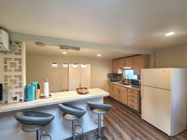 Foto del edificio - Extra large 1 bedroom, 10 minute walk to b...