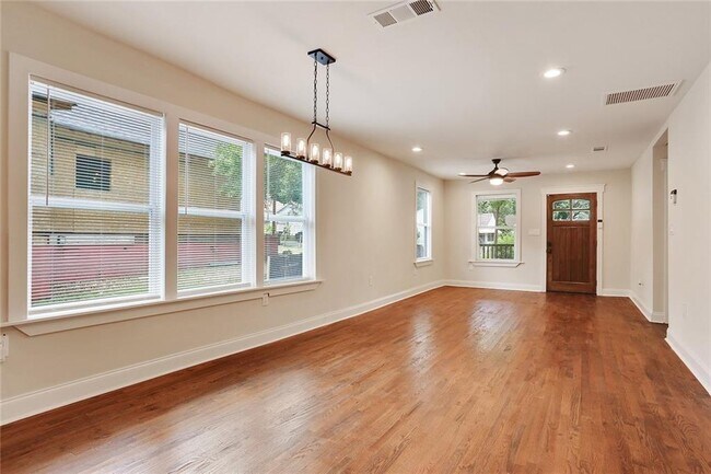 Foto del edificio - 1060 Regent St SW