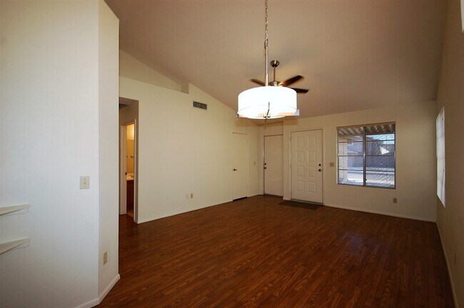 Building Photo - 1725 E Carson Rd