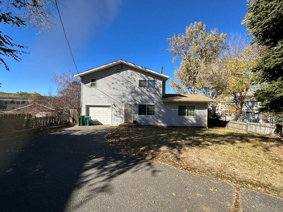 2510 Bly St Water and Sewer Included. House Rental in Klamath Falls