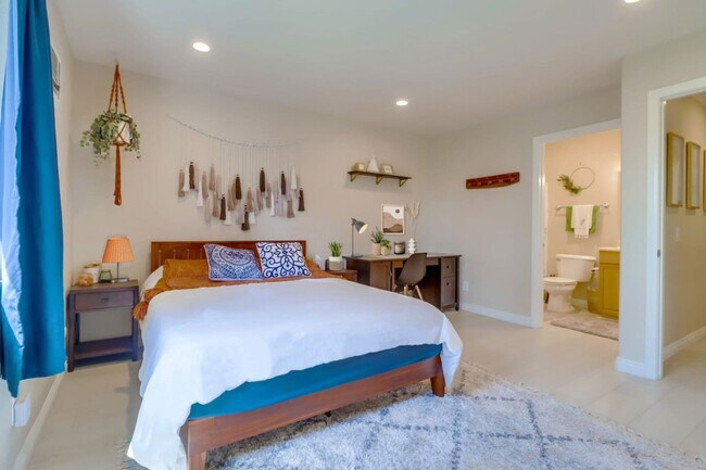 Foto del edificio - 524 Telegraph Canyon Rd