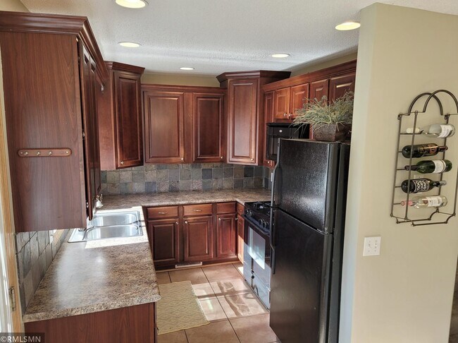 Cocina - 16134 Foliage Ave W