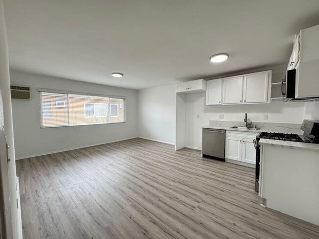 Foto del interior - 5725-29 Vineland Ave