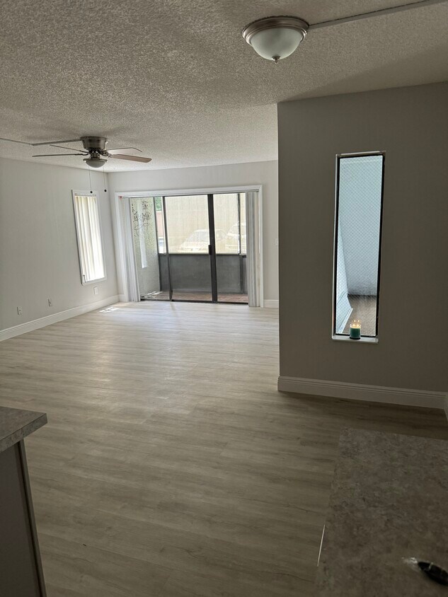 Building Photo - 8207 Sun Spring Cir
