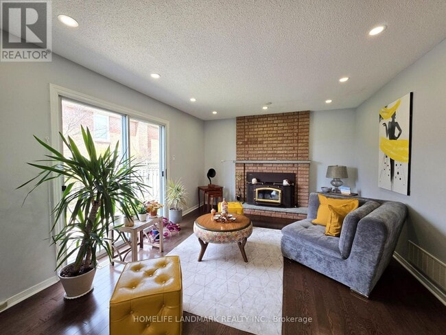 Building Photo - 48 Fanshawe Dr