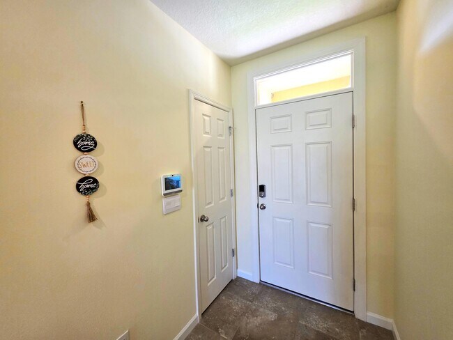 Building Photo - 6580 Canterbridge Dr