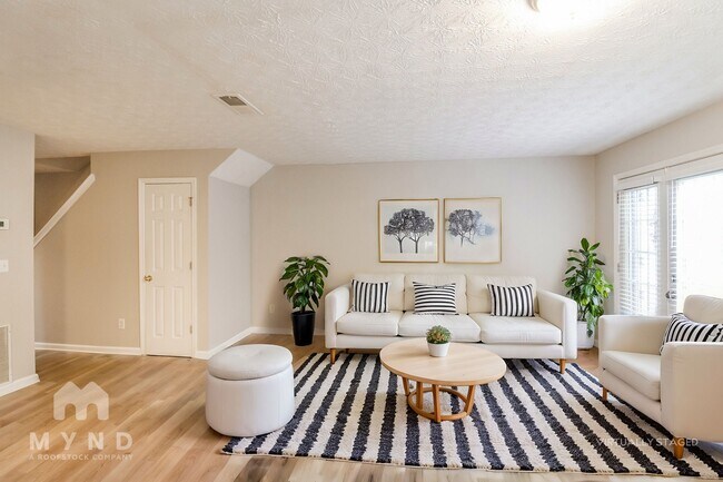 Foto del edificio - 6572 Wellington Chase Ct