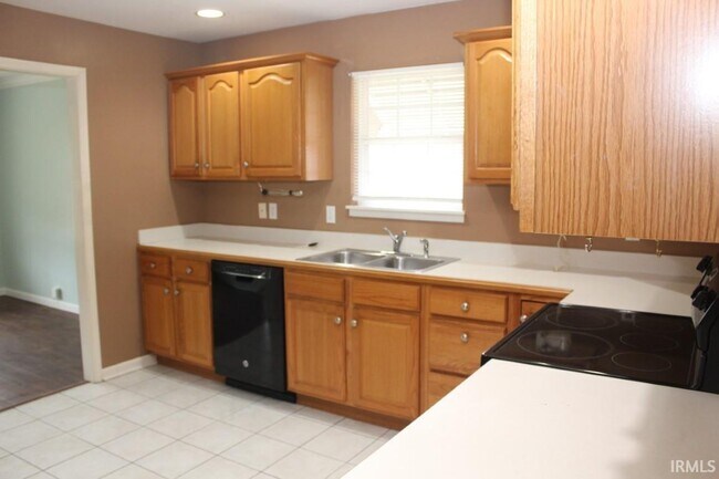 Building Photo - 3015 Elmridge Dr