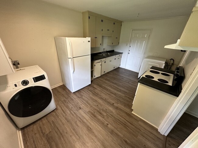 Building Photo - Pecan Units