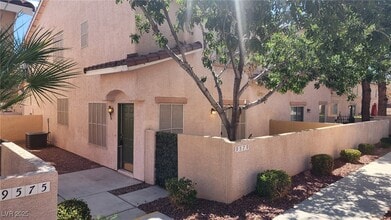 Building Photo - 9579 Belle Fountain Ave