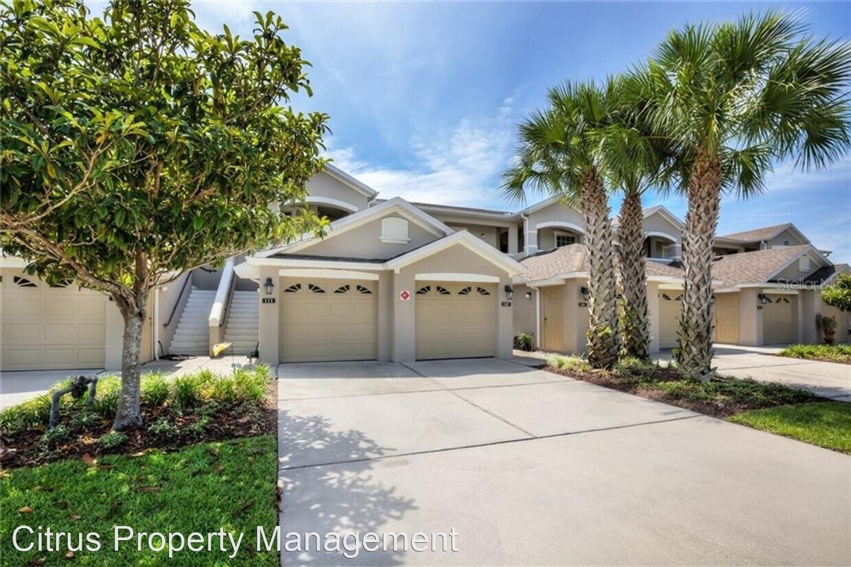Foto principal - 9447 Myrtle Creek Ln