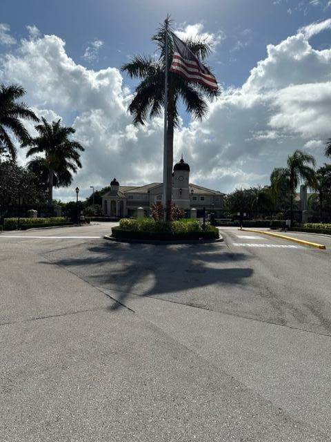 Foto del edificio - 106 SW Peacock Blvd