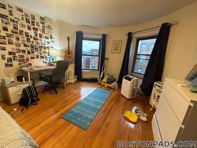 Foto del edificio - 918 Beacon St