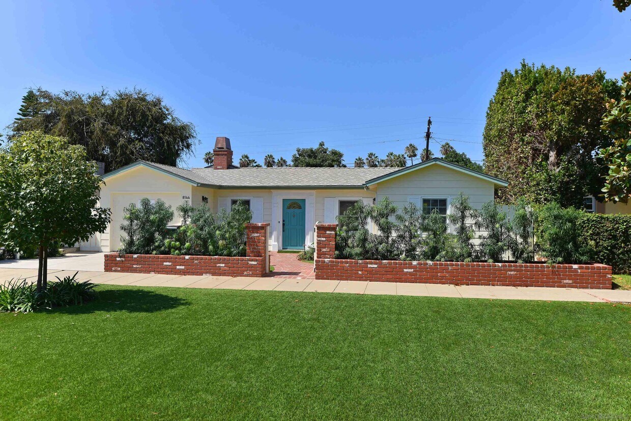 Foto principal - 8144 La Jolla Shores Dr