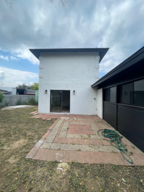 442 A Sagebrush Cir Unit Rear, Laredo, TX 78041 Apartment for Rent in